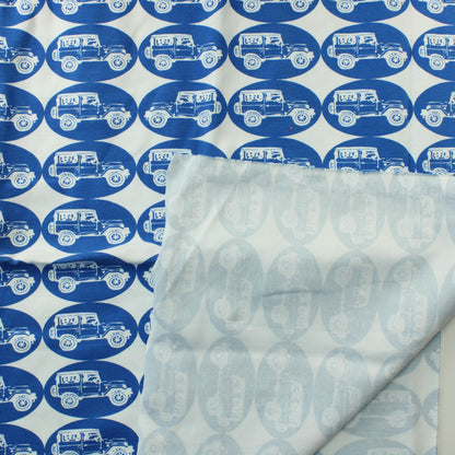 Sinivalkoinen jeeppi Trikoo - Pala