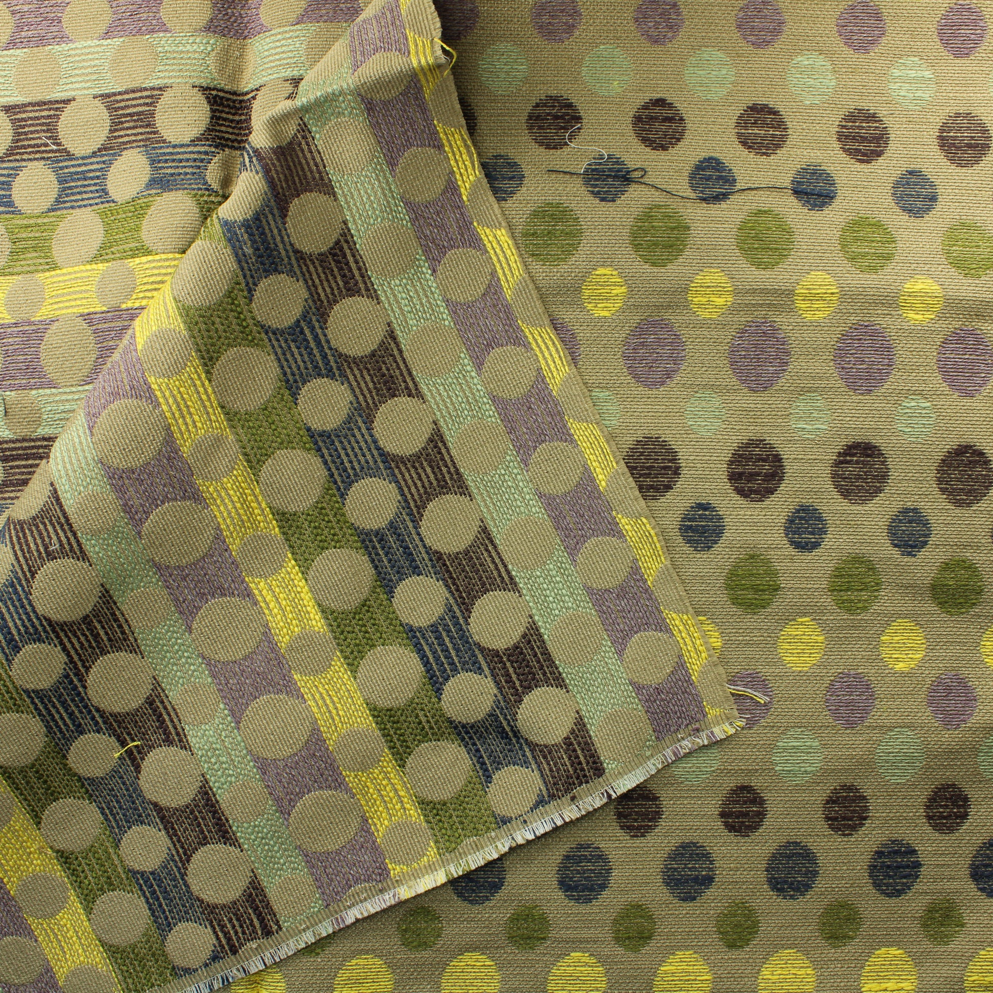 Pallokuvioinen Sisustuskangas - Pala