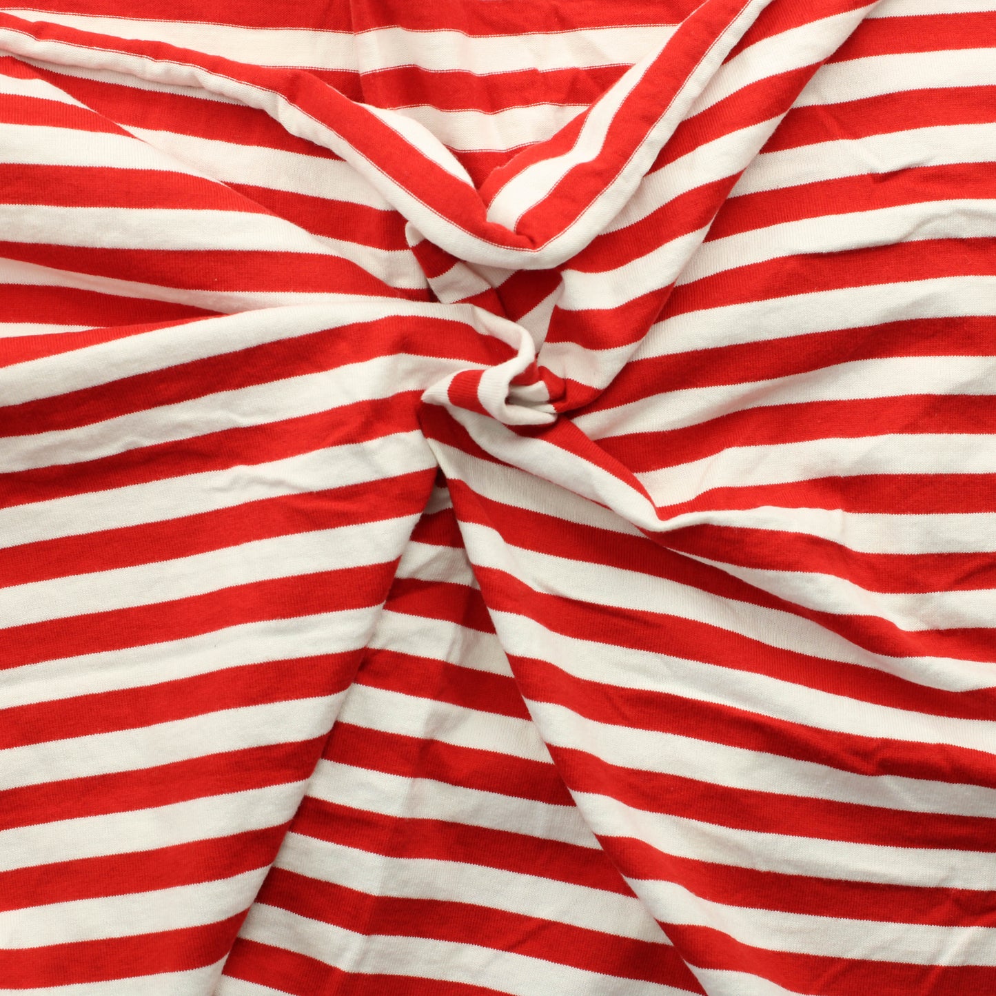 Punavalkoinen Raita Trikoo - Pala