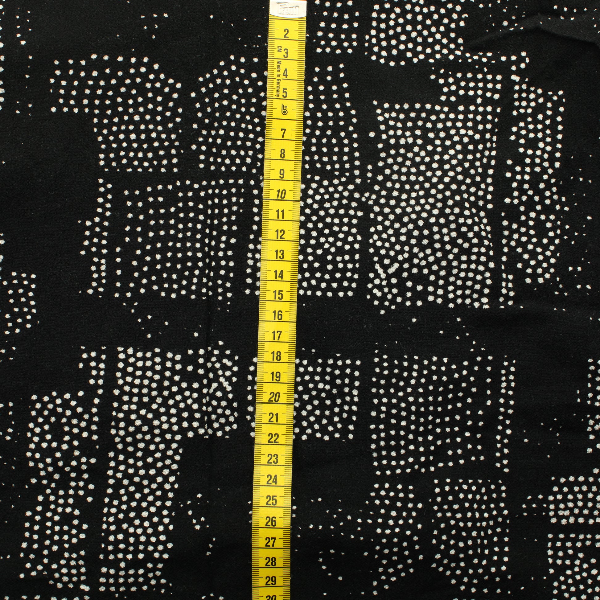 Musta valkokuvioinen Vaatetuskangas - Pala