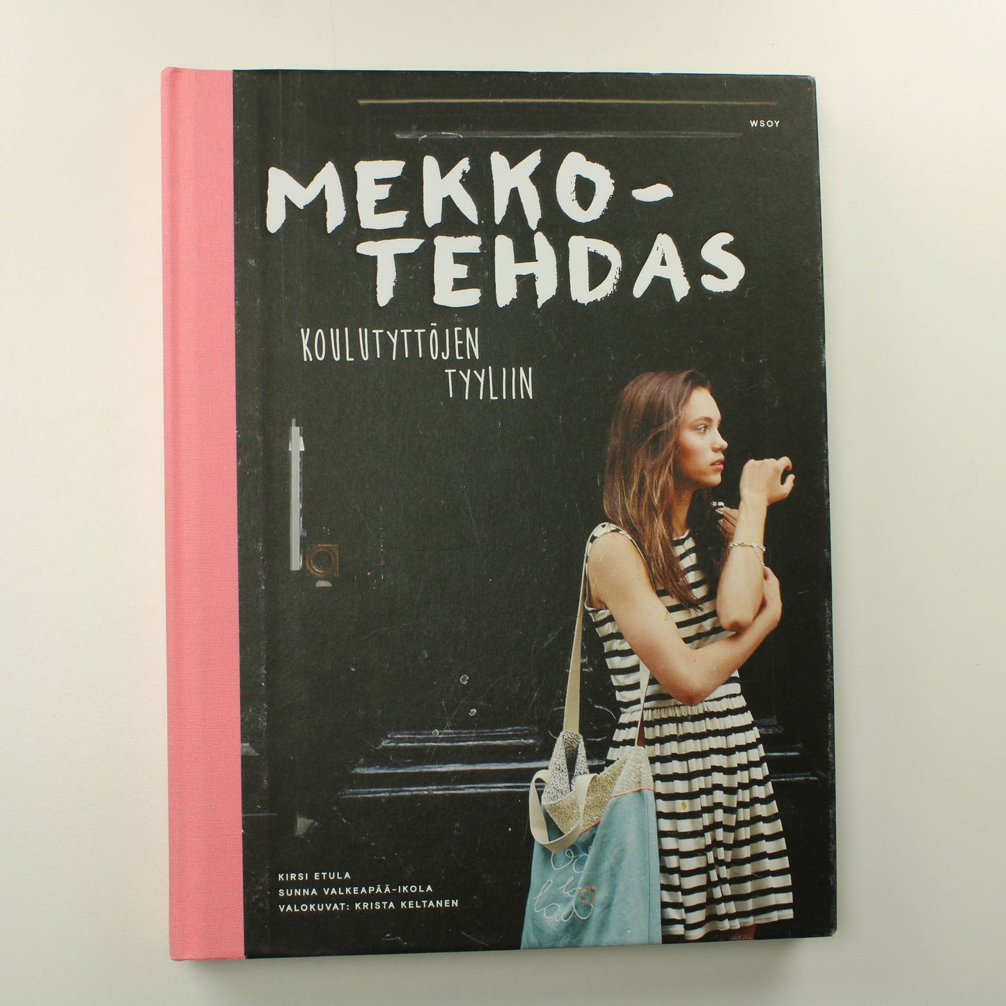 Kirsi Etula, Sunna Valkeapää: Mekkotehdas koulutyttöjen tyyliin