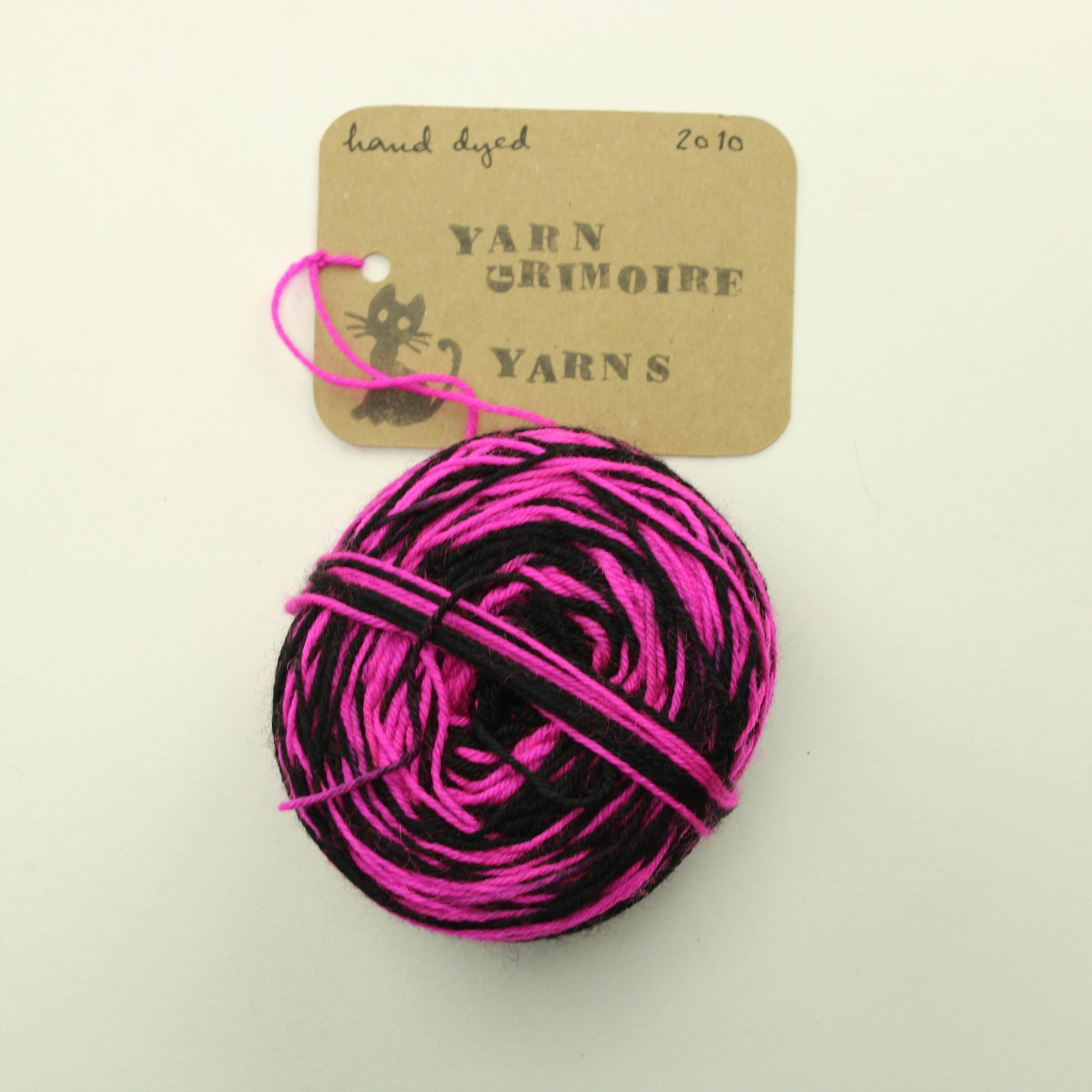 Yarn Grimoire yarns Sock 48g - Heart Shaped Glasses
