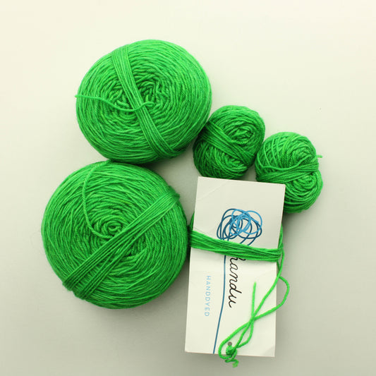 Handu Handdyed Merino - Totinen vihreä Lankapussi 698