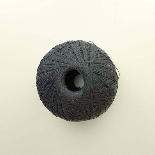 Tummanharmaa Puuvillalanka