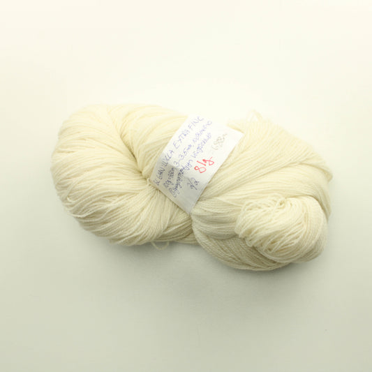 BC Garn Lucca Extra fino 80 g - Luonnovalkoinen