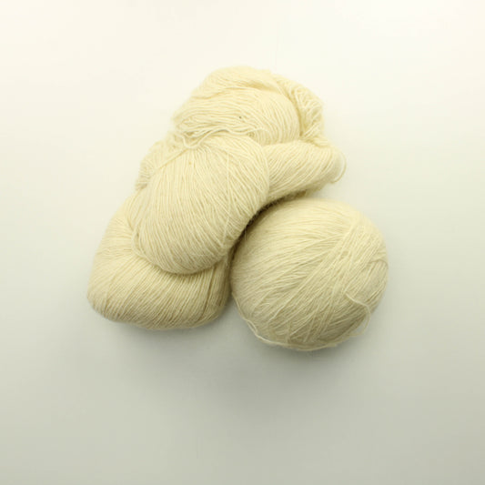 Luonnonvalkoinen suomenlampaan villa