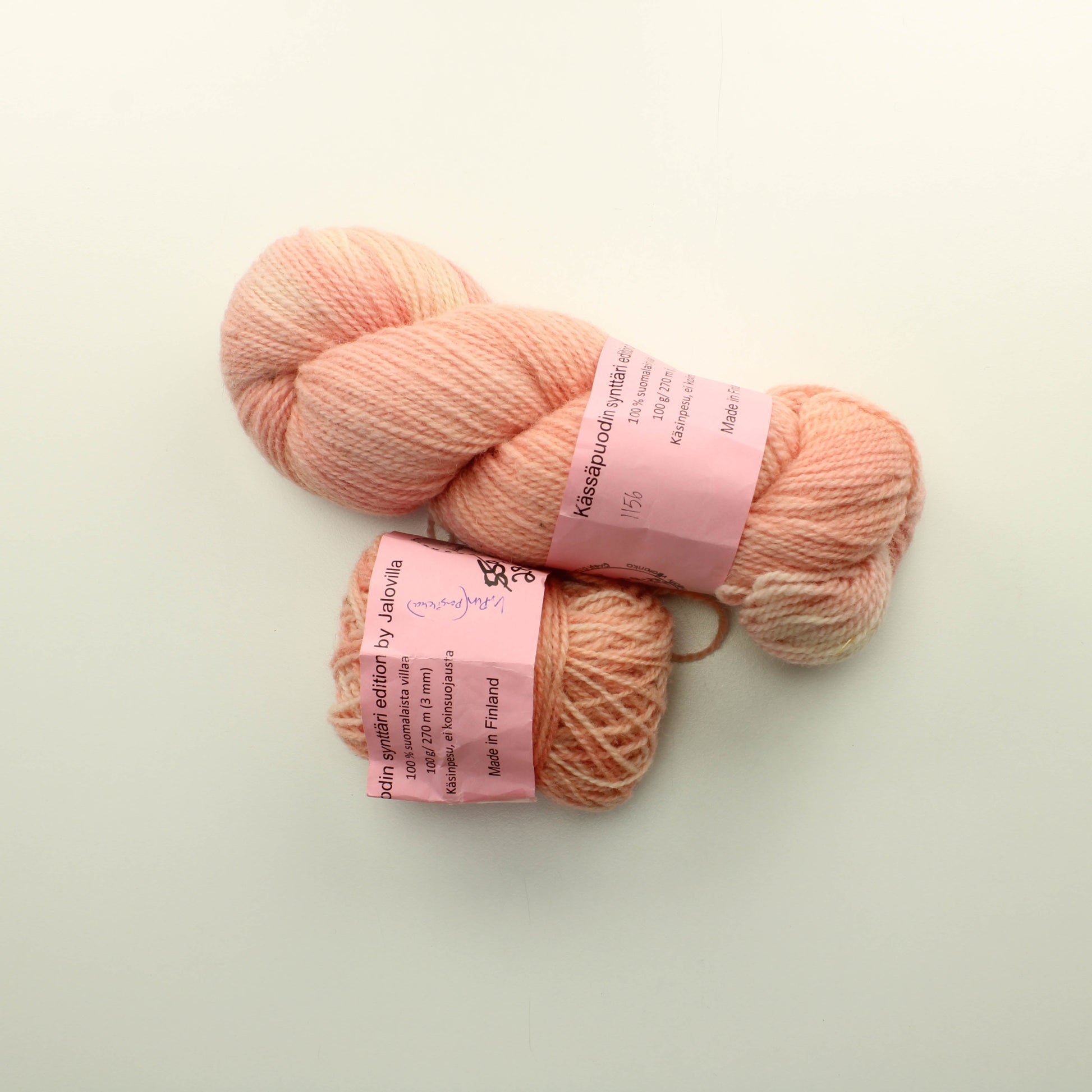 Jalovilla Kässäpuodin Synttäri edition - Vaaleanpunainen persikka Lankapussi