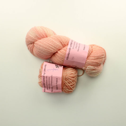 Jalovilla Kässäpuodin Synttäri edition - Vaaleanpunainen persikka Lankapussi