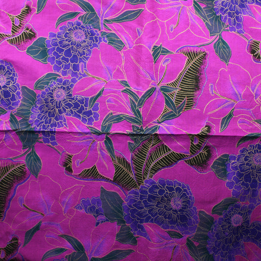 Violetti Kukkakuvioinen Vaatetuskangas - Pala