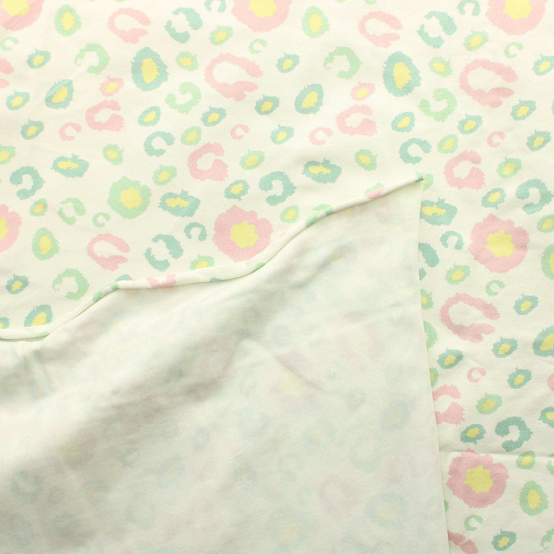 Pastelliset pantterin pilkut Trikoo - Pala