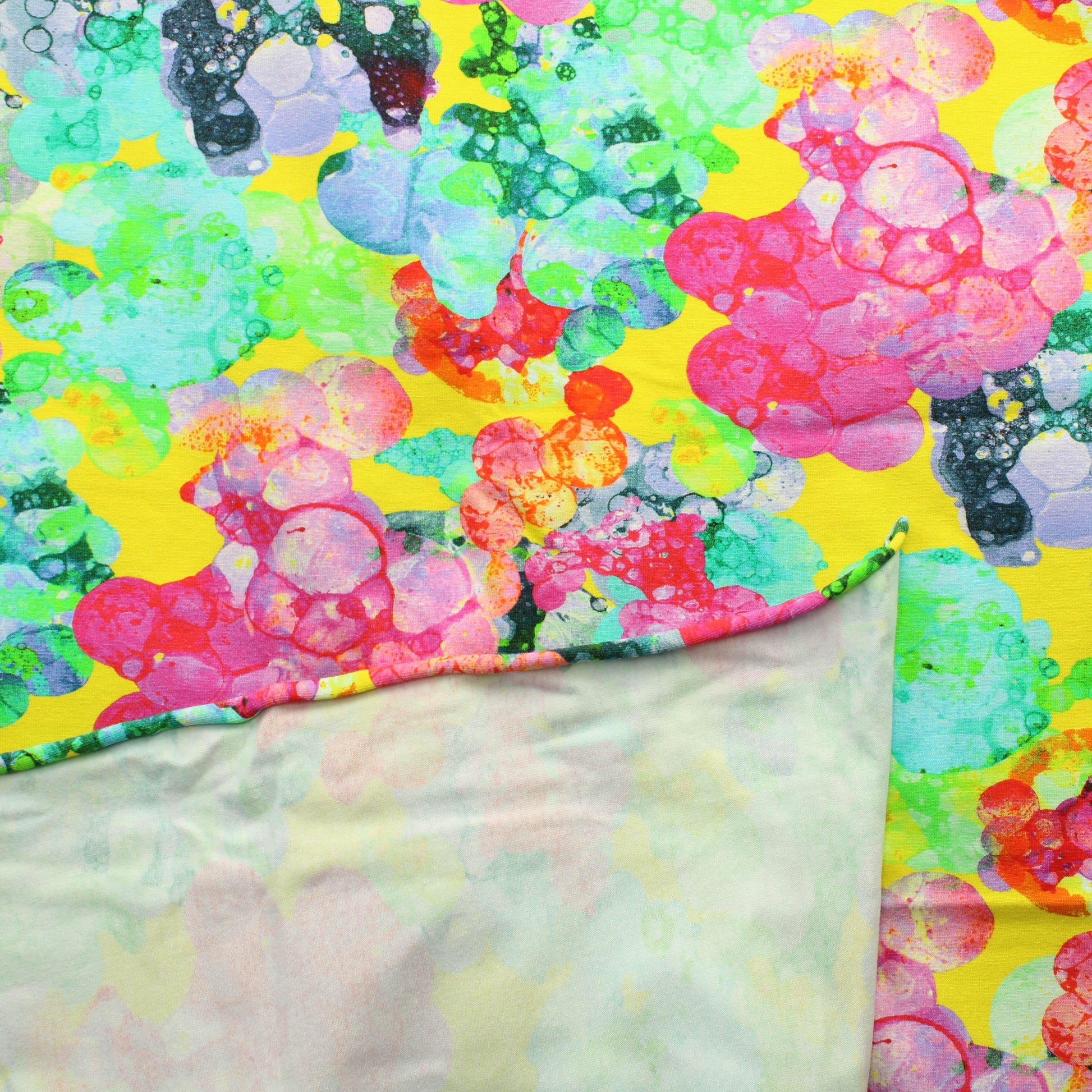 Hellin Trikoo - Pala