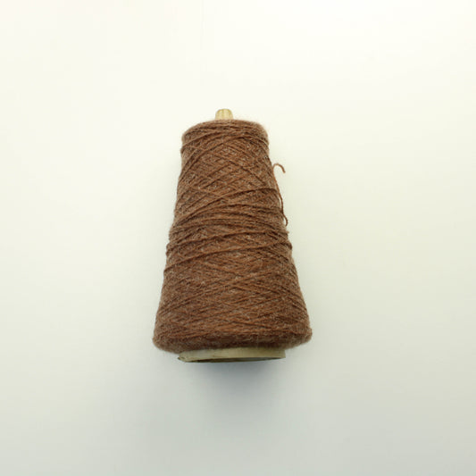 Ruskea villasekoitelanka 150g (sis pahviholkin)