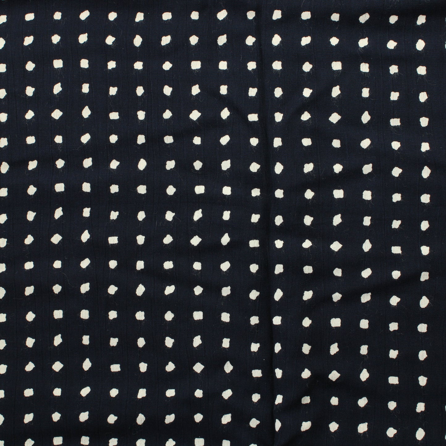 Tummansininen pilkullinen Vaatetuskangas - Pala