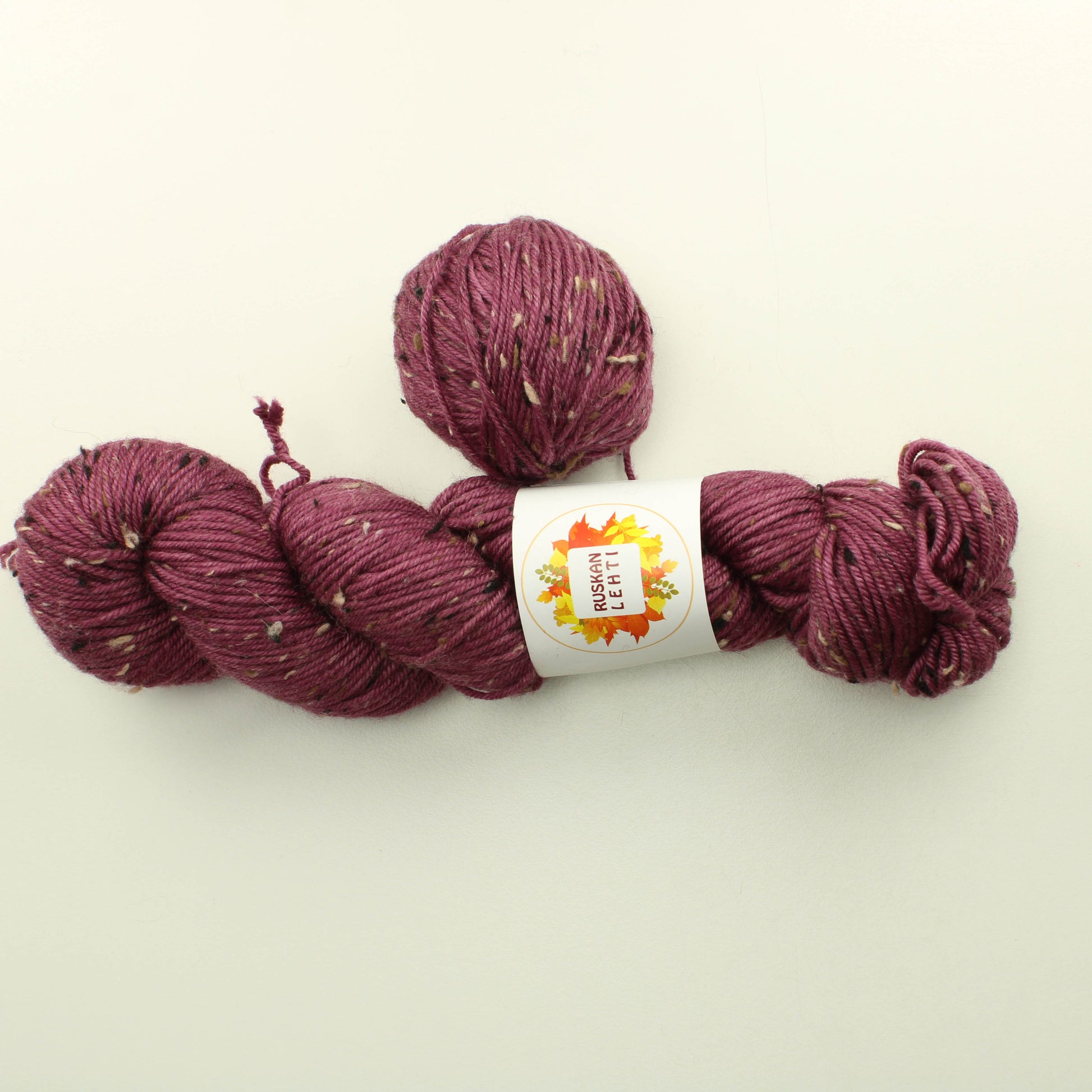 Ruskan lehti Ruskea Tweed DK Merino - punaviini vaalea  Lankapussi 56012 (150g)