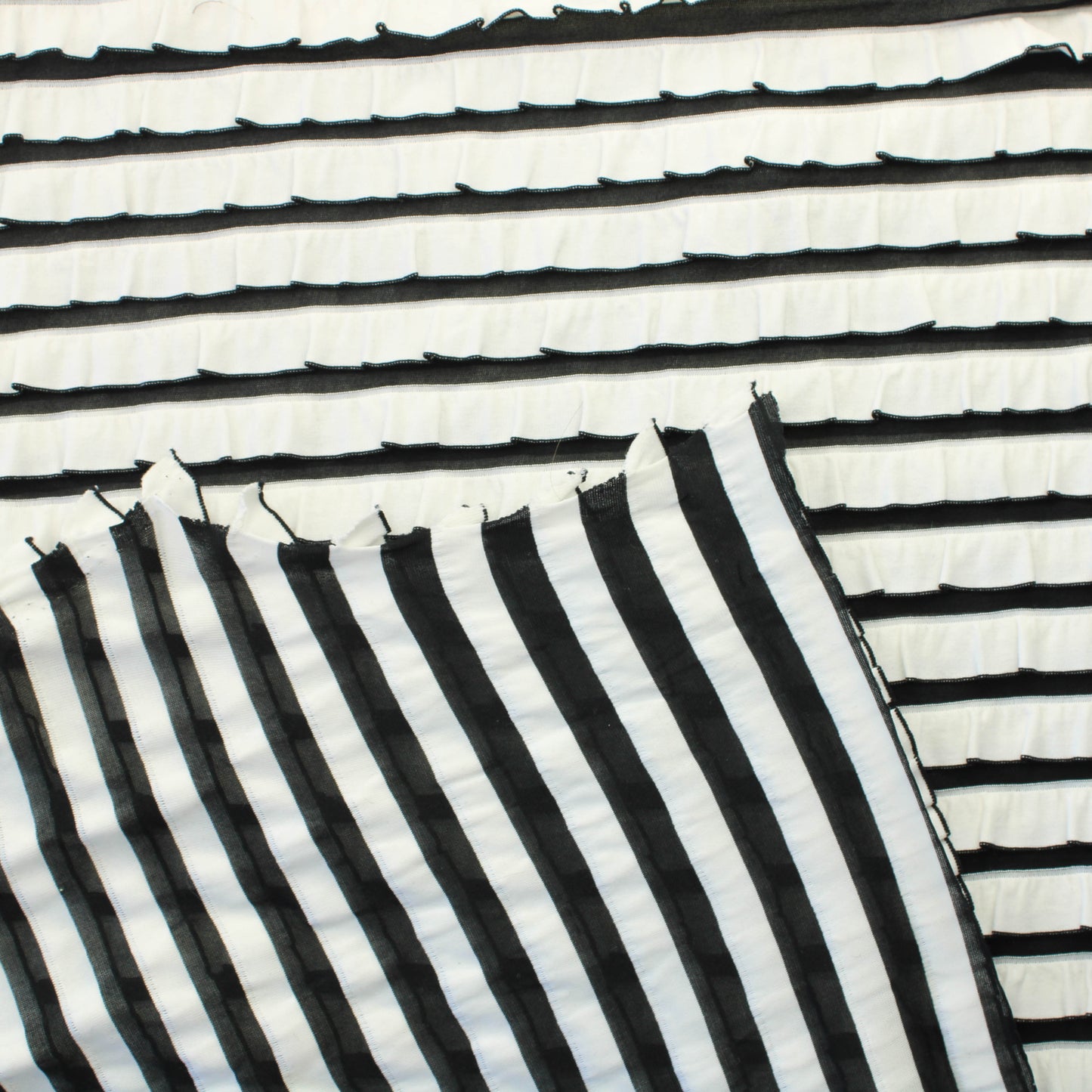 Mustavalkoinen Vaatetuskangas - Pala