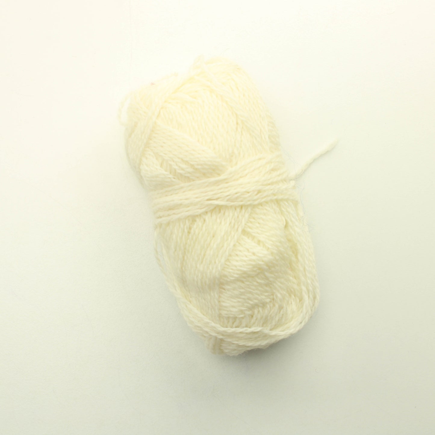 Luonnonvalkoinen villalanka 35g