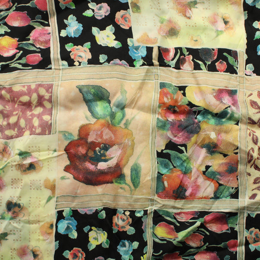 Kukkakuvioinen Vaatetuskangas - Pala