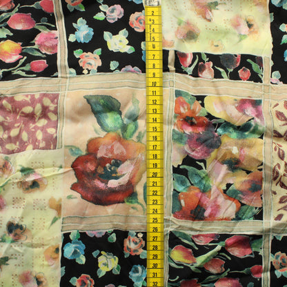 Kukkakuvioinen Vaatetuskangas - Pala