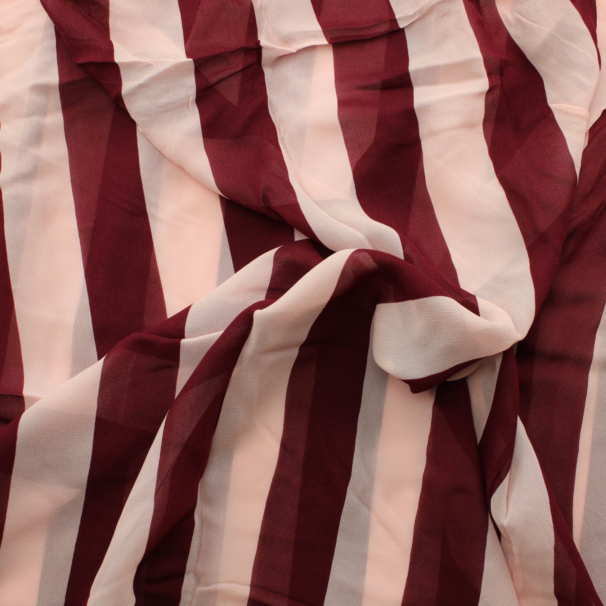 Viininpuna-vaaleanpunainen Raita Viskoosisifonki - Pala