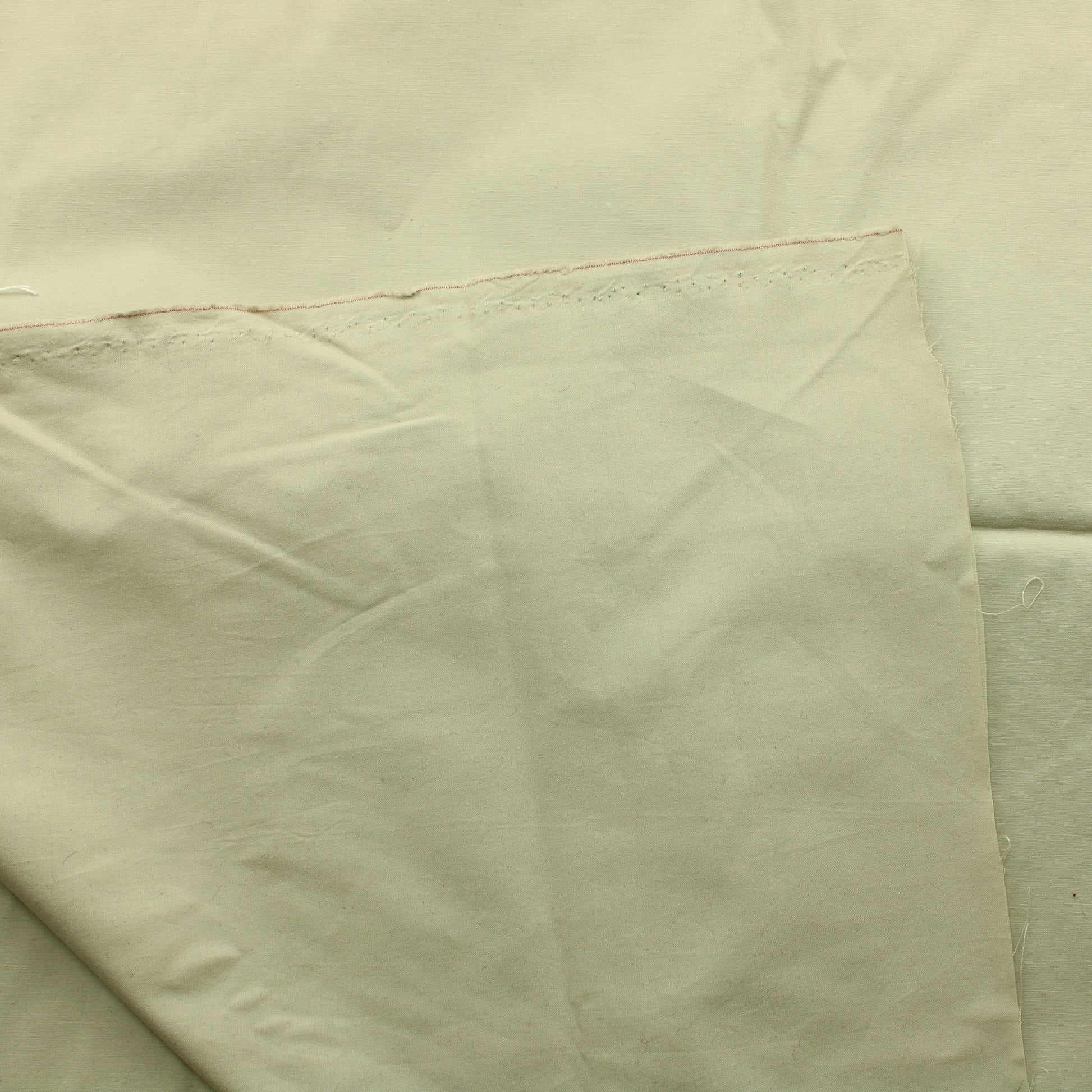 Vaalea harmahtava Vaatetuskangas nro 12 - Pala