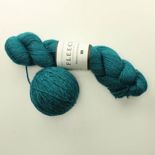 Wets Yorkshire Spinners Fleece Bluefaced Leicester DK - Brook 1040 Lankapussi 151 (200g)