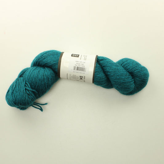 Wets Yorkshire Spinners Fleece Bluefaced Leicester DK - Brook 1040 Lankapussi 151 (200g)