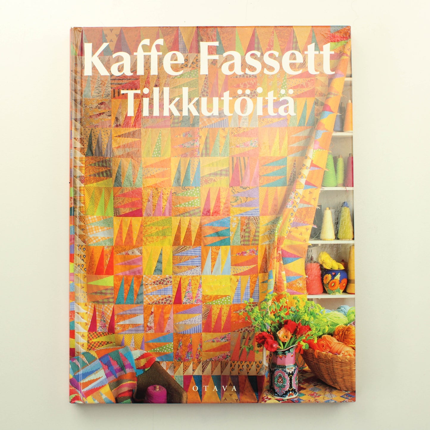 Kaffe Fasset: Tilkkutöitä