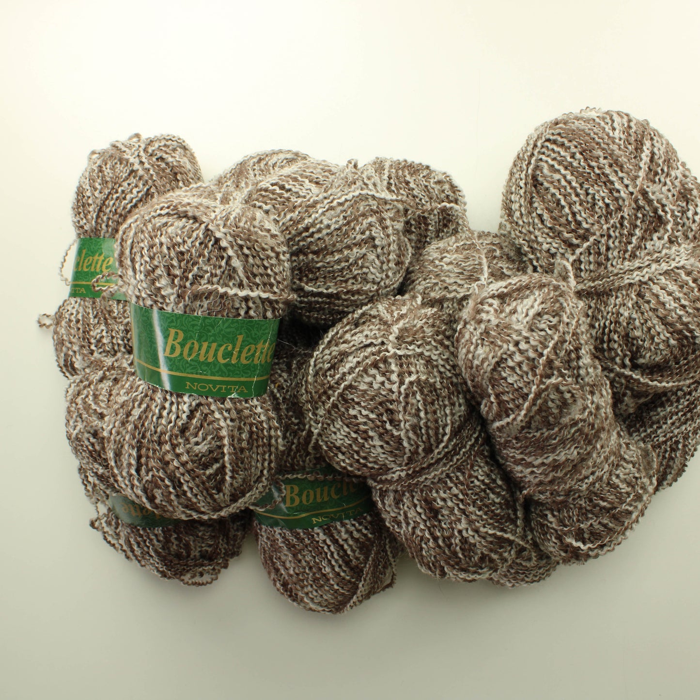 Novita Bouclette - 1042 Lankapussi (720g)