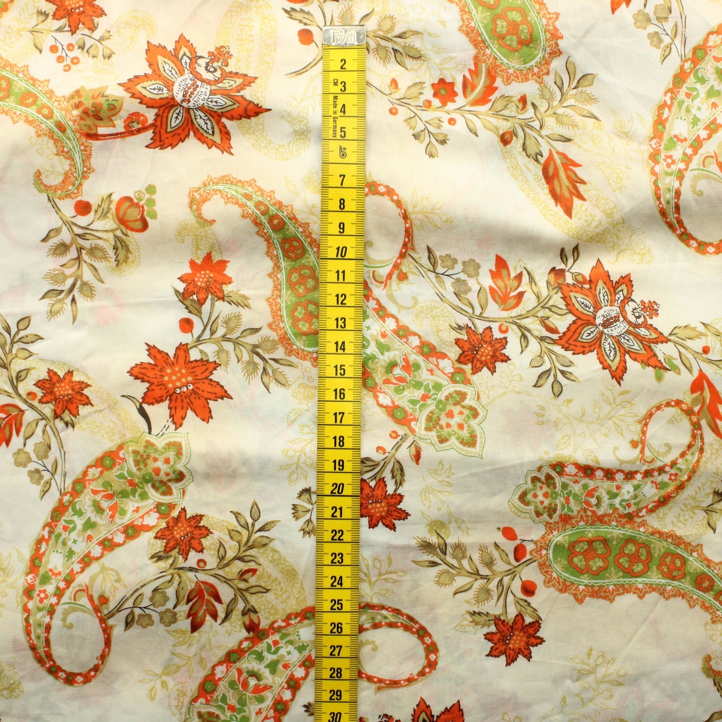 Kukka ja ornamentti kuvioinen Puuvillasatiini - Pala