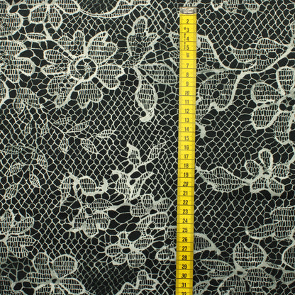 Mustavalkoinen Pitsi Trikoo 300cm - Pala