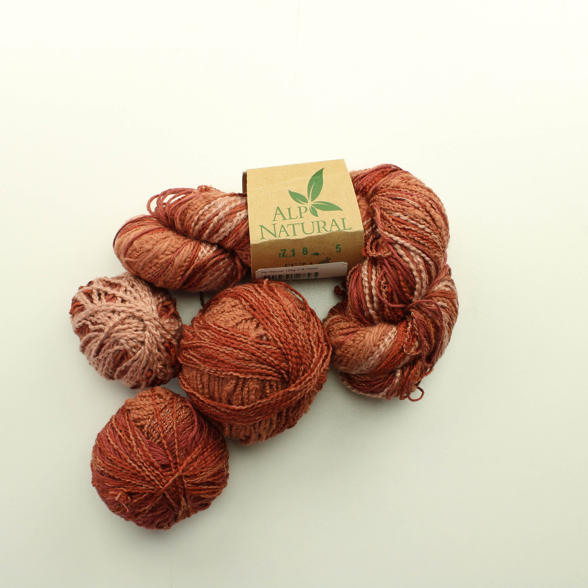 Novelty Yarns Alp Natural - 718 Onion Lankapussi 589 (200g)