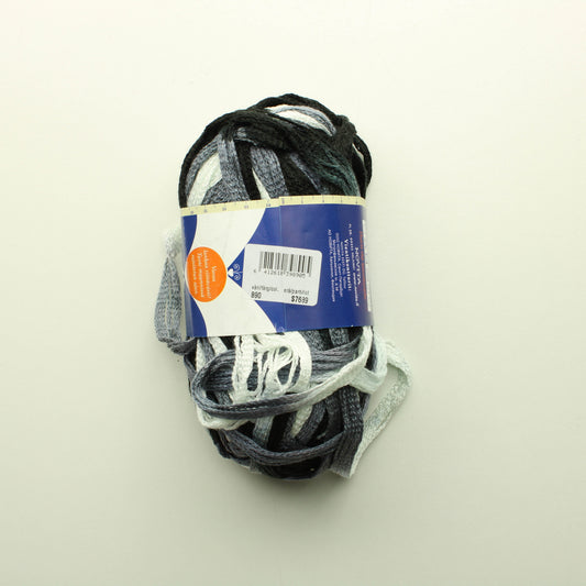 Novita Frilla - 890 (100g)