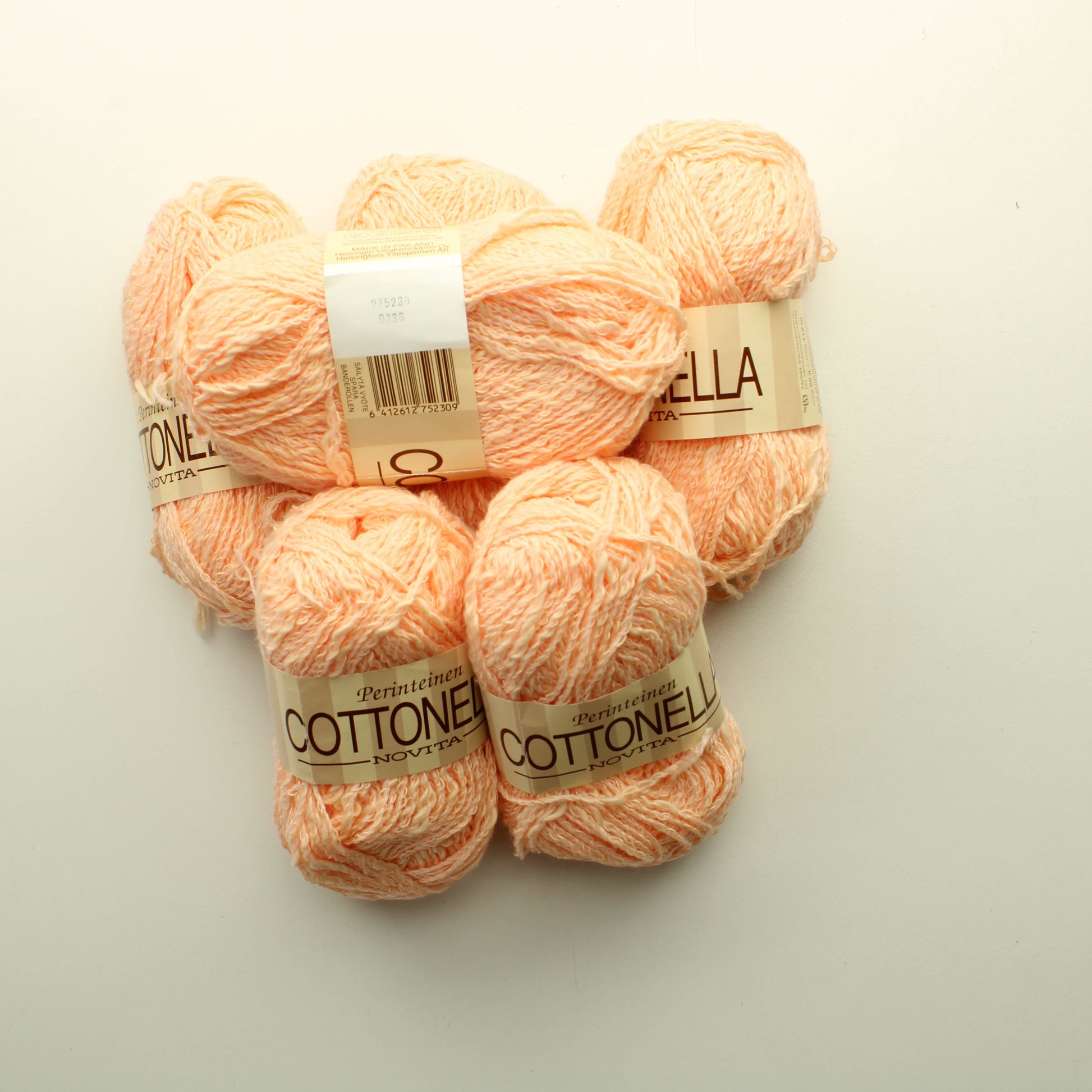 Novita Perinteinen Cottonella - Vaalea persikka Lankapussi 301 (300g)