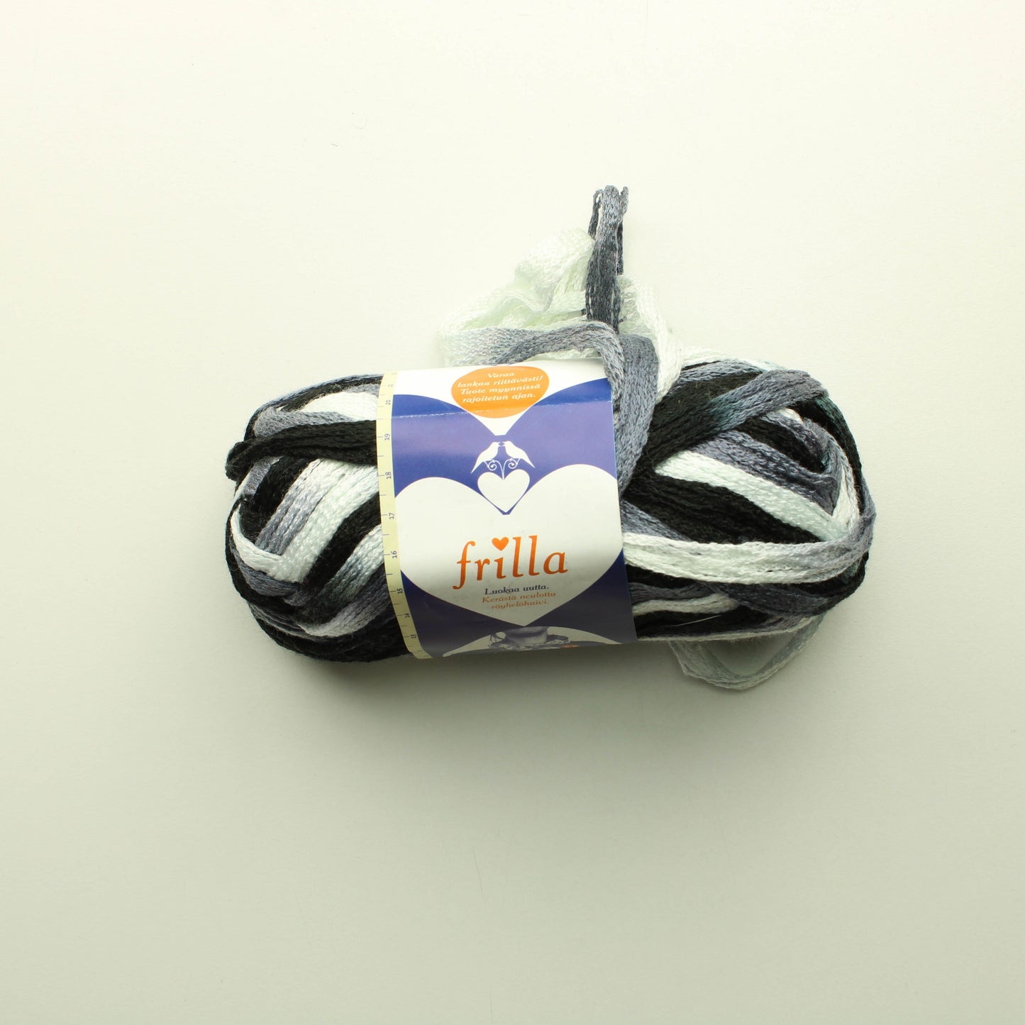 Novita Frilla - 890 (100g)