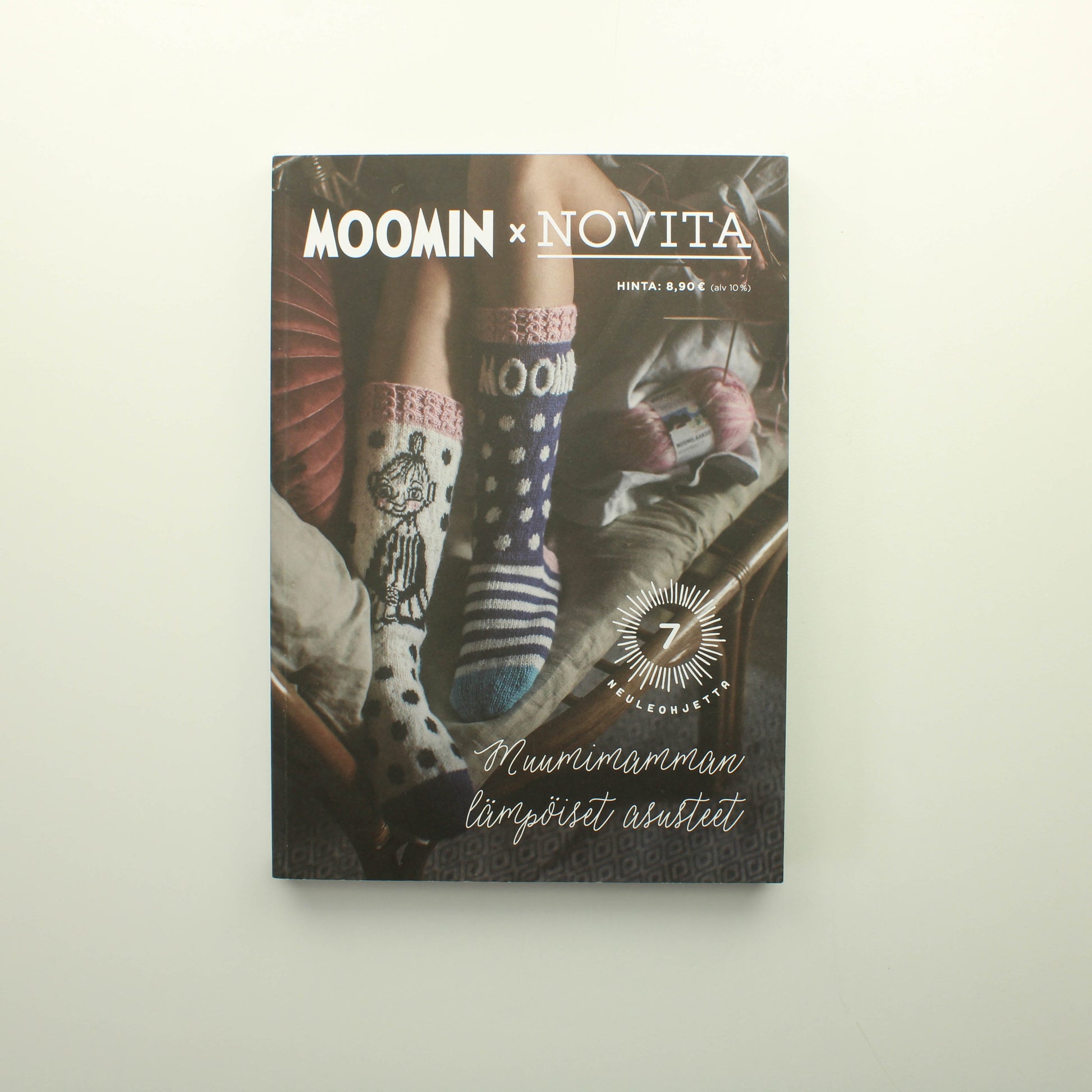 Moomin x Novita neulelehti - Muumimamman lämpöiset asusteet 