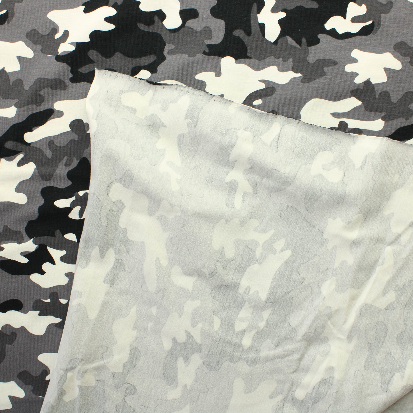 Musta-valko-harmaa Camo Trikoo - Pala