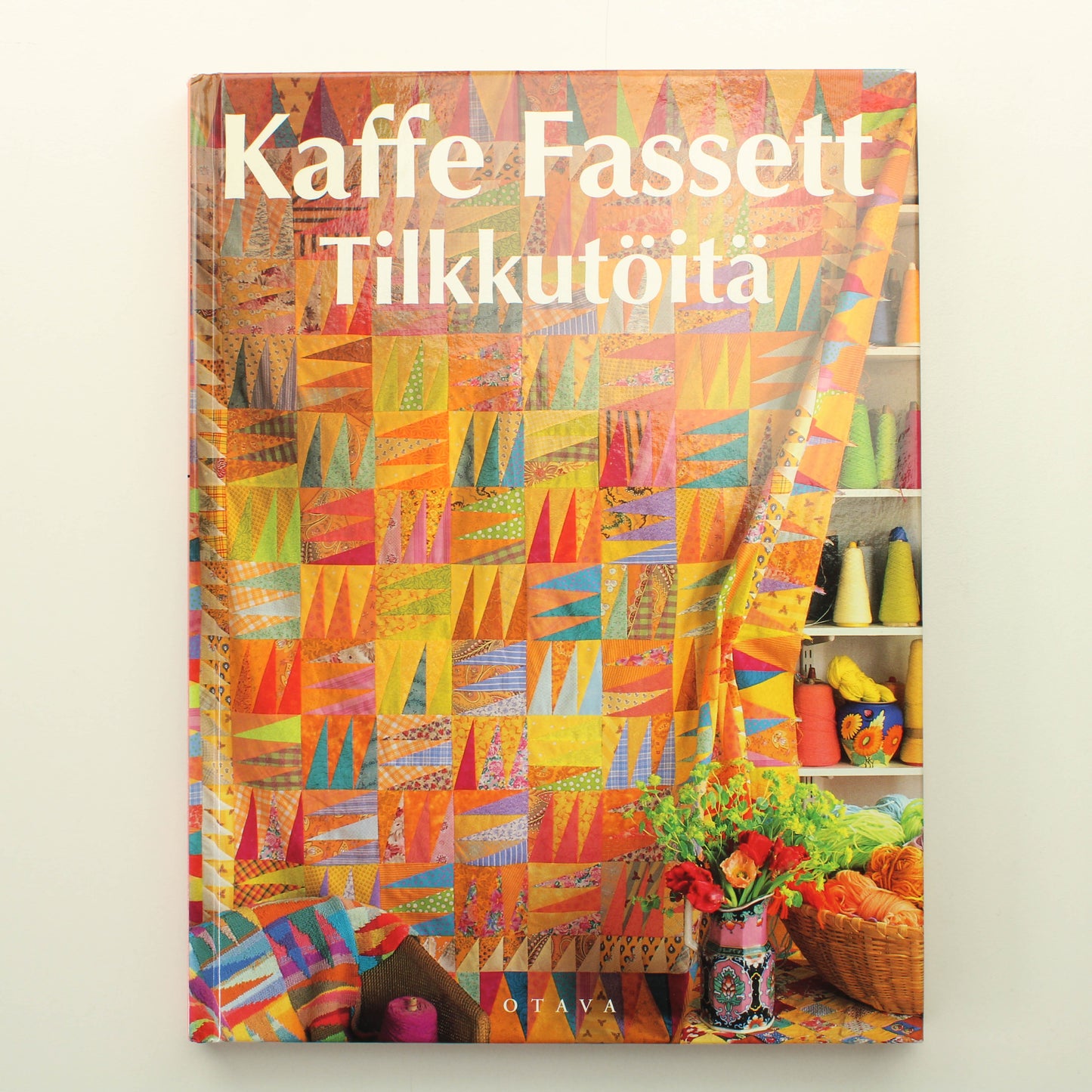 Kaffe Fasset: Tilkkutöitä