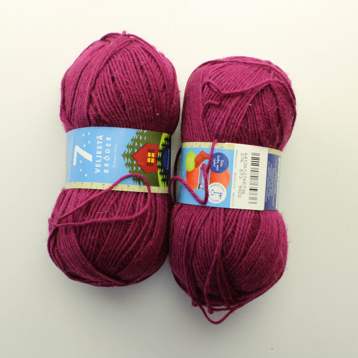 Novita 7 Veljestä 150g - 573 Lankapussi (300g)
