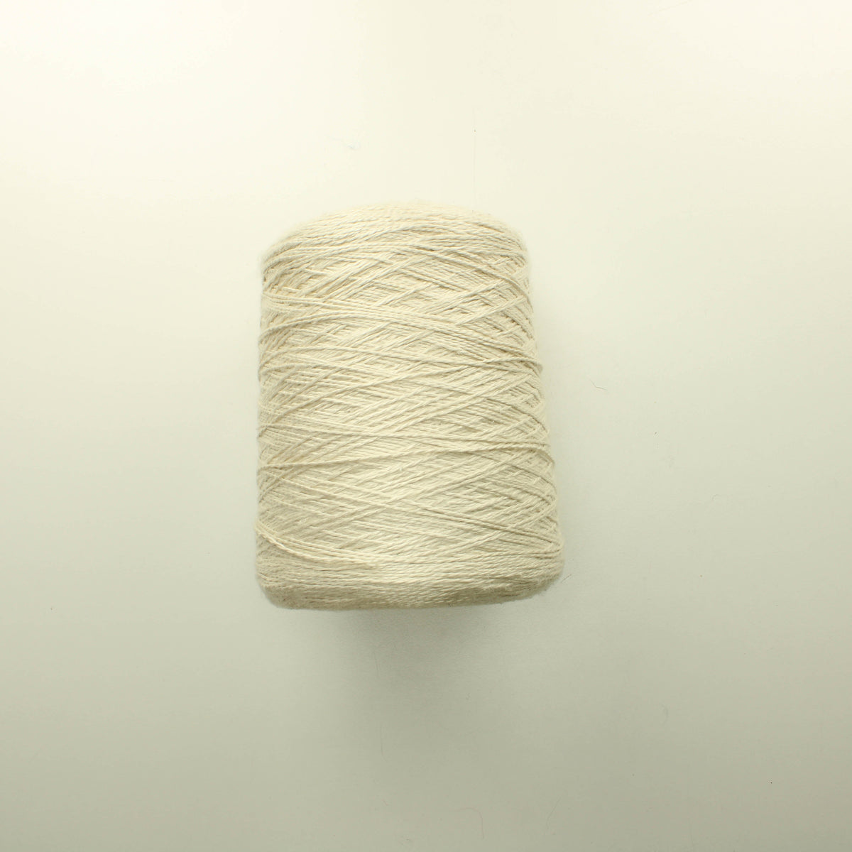 Luonnonvalkoinen Silkkisekoitelanka 1140g)