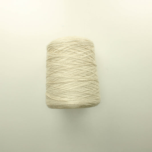 Luonnonvalkoinen Silkkisekoitelanka 1140g)