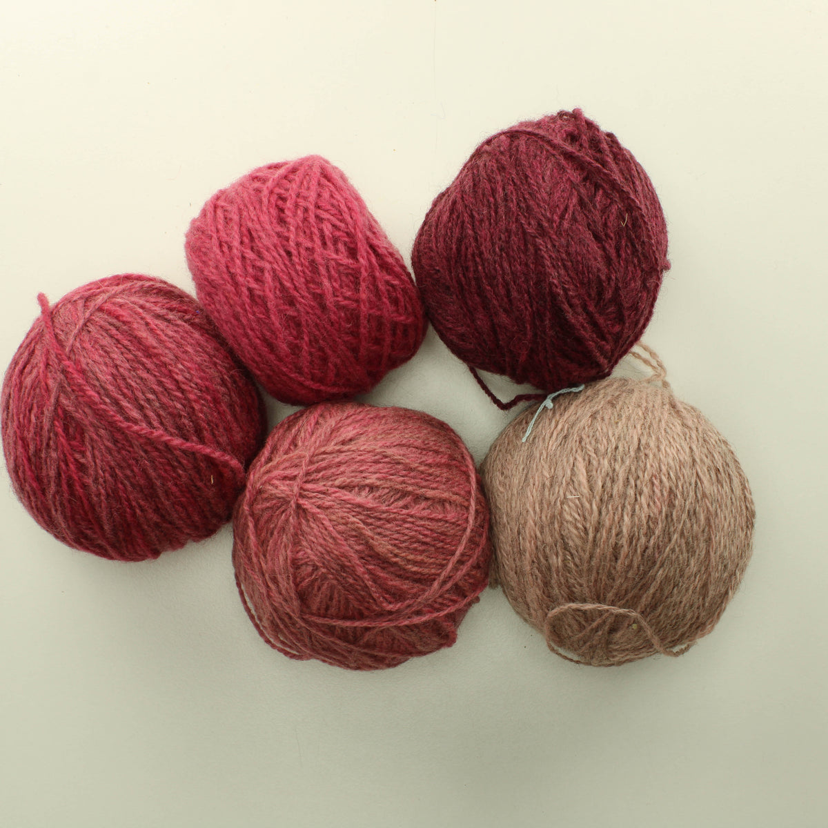 Punaisia Villalankoja - Lankapussi 114 (250g)