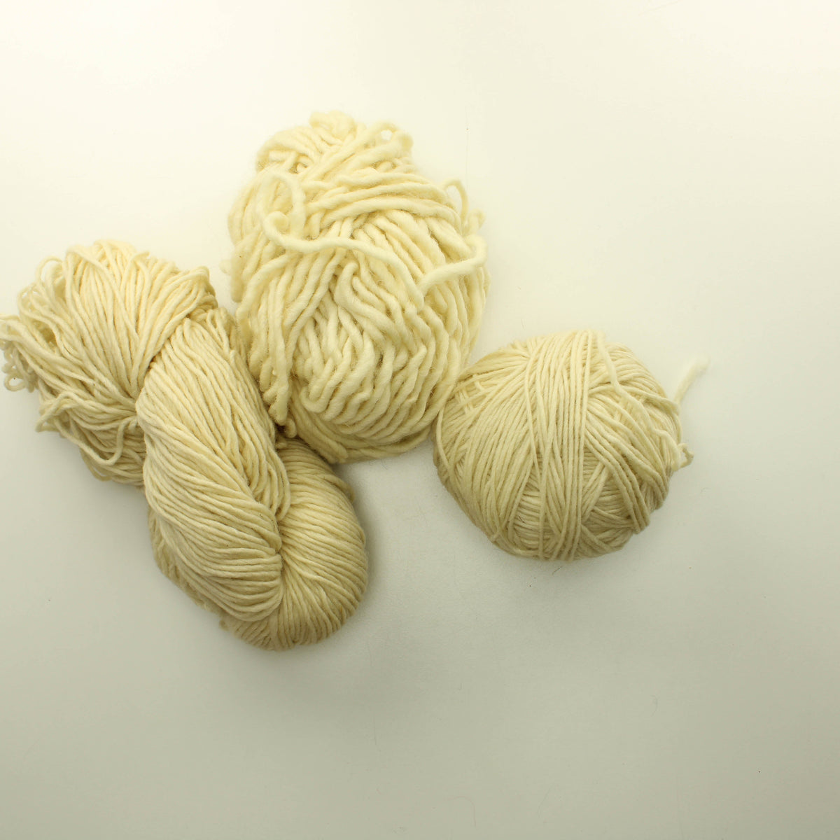 Luonnonvalkoinen villalanka - Lankapussi 797 (300g)