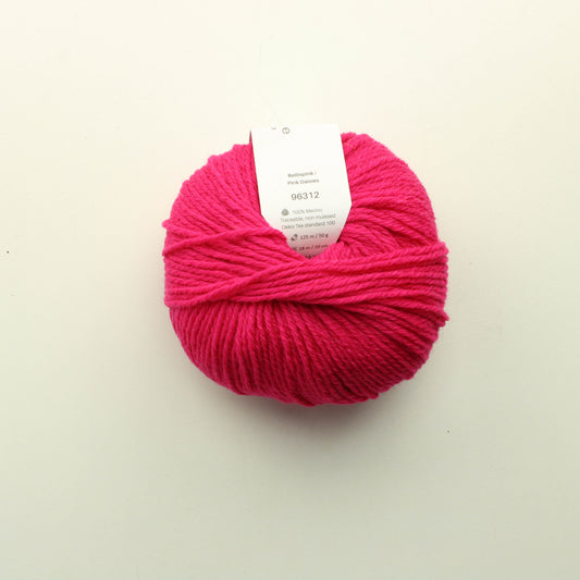Knitting for Olive Heavy Merino - Pink Dasies 