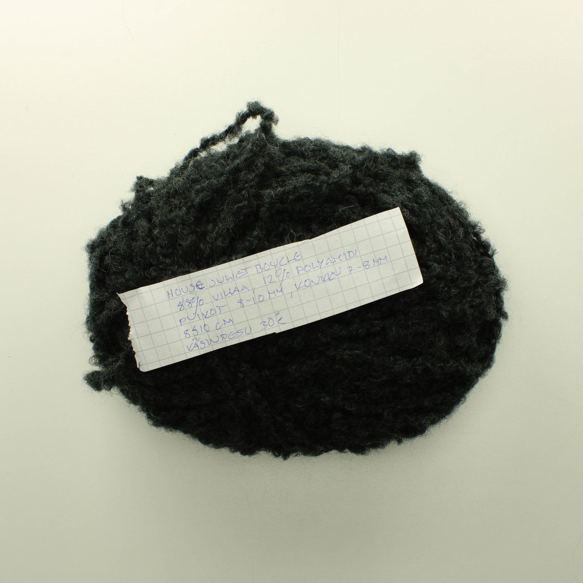 House Juliet Boucle - Tummanharmaa (100g)