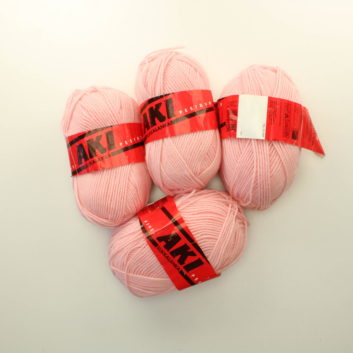 Novita Kone-Aki Sukkalanka - 23 Lankapussi 518 (400g)