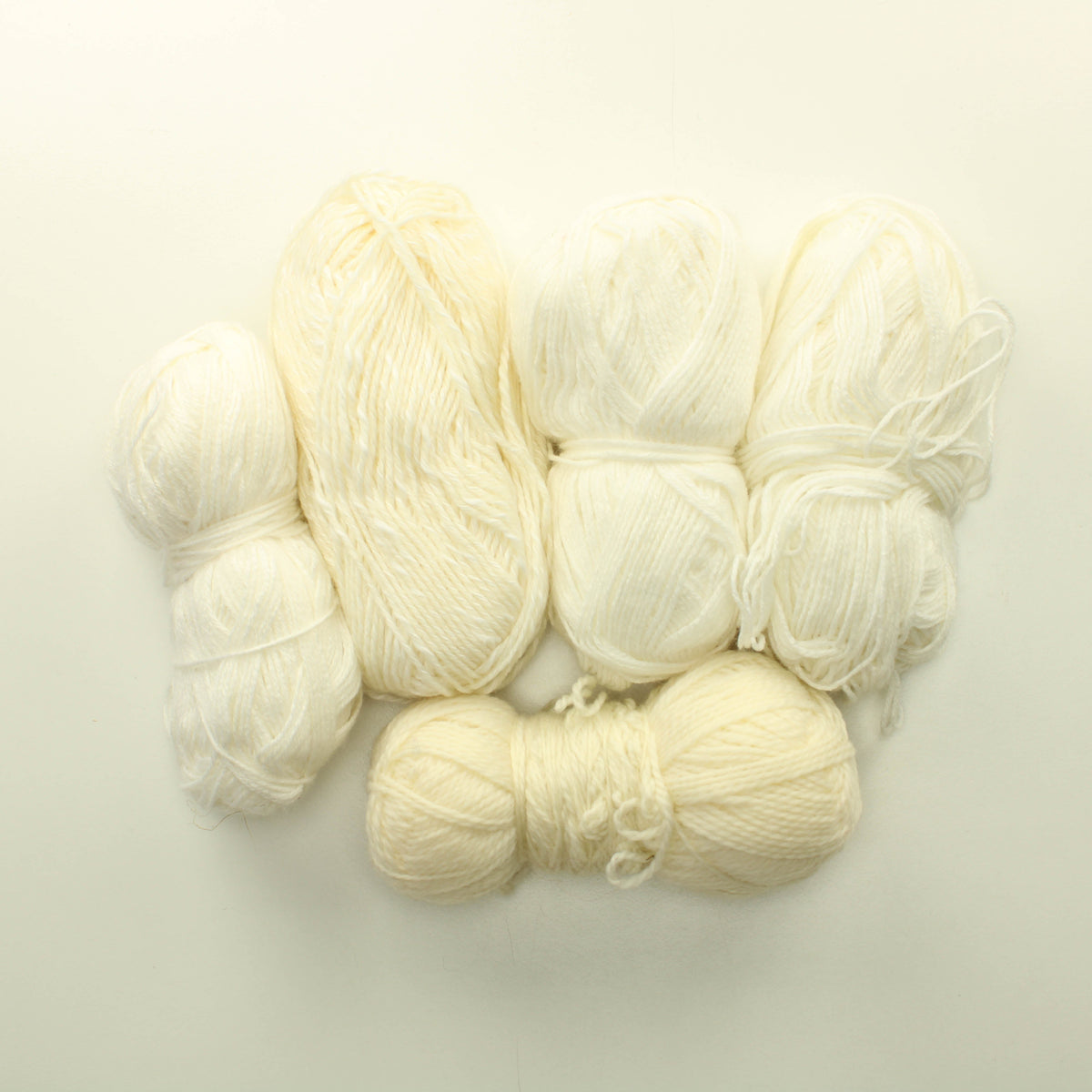 Valkoisia lankoja - Lankapussi 591 (210g)