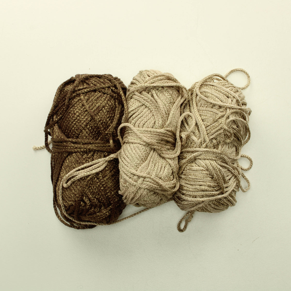Ruskeat nauhalangat - Lankapussi 583 (140g)