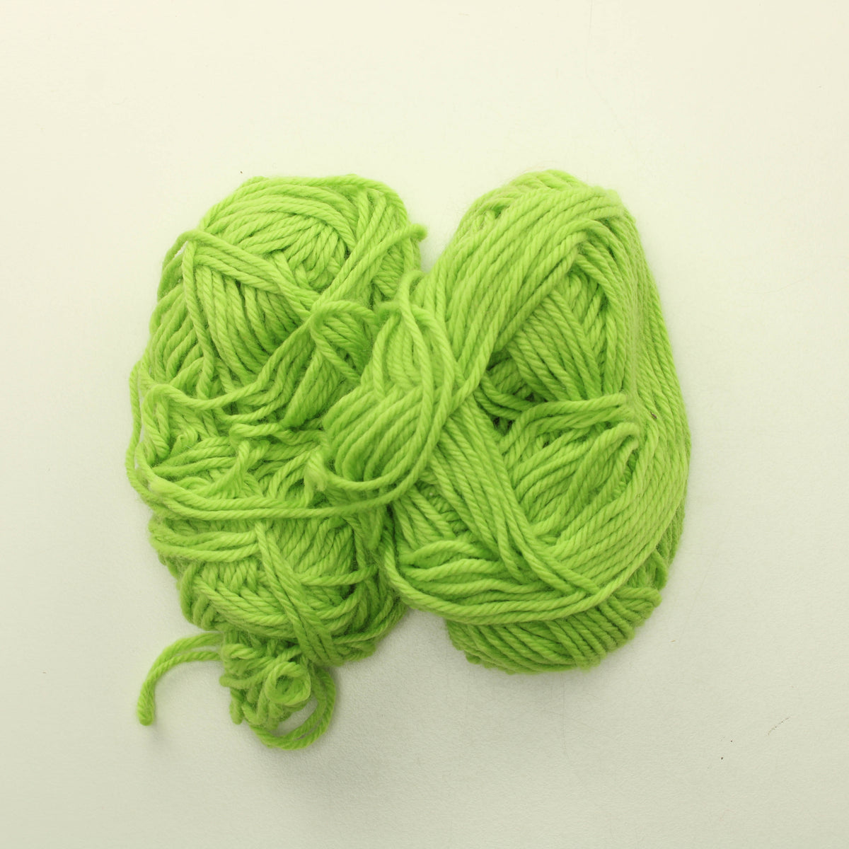 VIhreät Akryylilangat - Lankapussi 743 (50g)