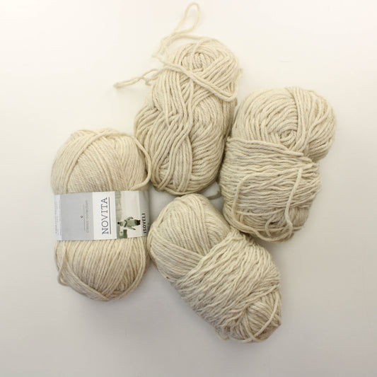 Novita isoveli - 061 Lankapussi 148 (360g (osa langasta purettua)