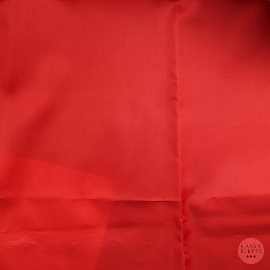 Punainen tekokuitu - Pala